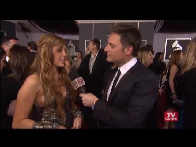 Grammys 2011- Miley Cyrus 242
