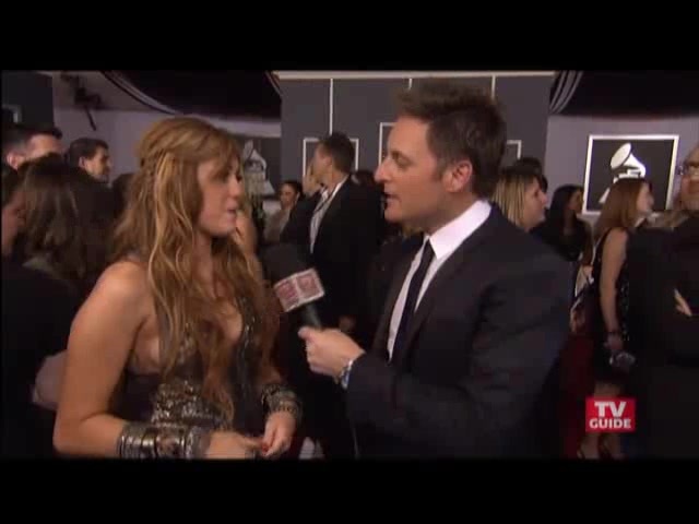 Grammys 2011- Miley Cyrus 244