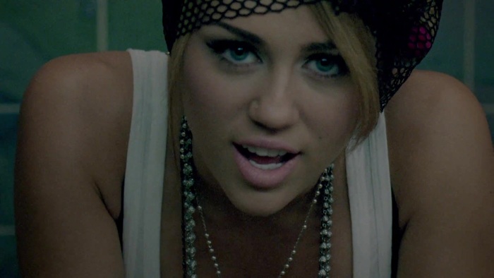 Miley Cyrus - Who Owns My Heart 0197 - 0-0Miley Cyrus - Who Owns My Heart 1