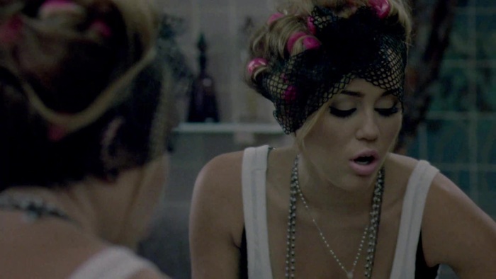 Miley Cyrus - Who Owns My Heart 0345 - 0-0Miley Cyrus - Who Owns My Heart 1