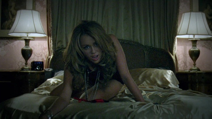 Miley Cyrus - Who Owns My Heart 0347 - 0-0Miley Cyrus - Who Owns My Heart 1