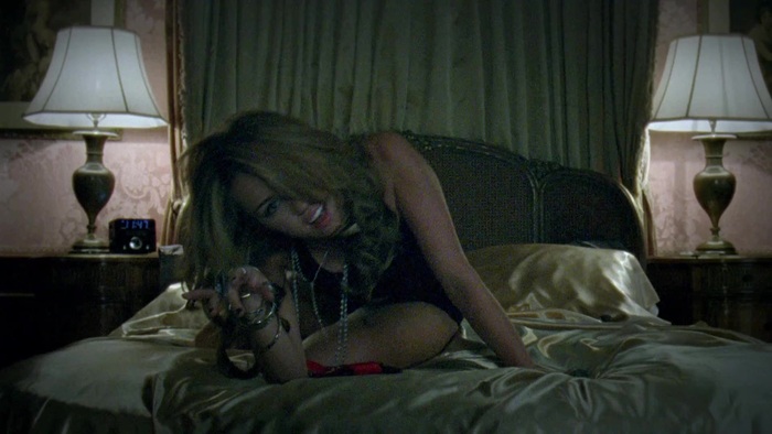 Miley Cyrus - Who Owns My Heart 0354 - 0-0Miley Cyrus - Who Owns My Heart 1