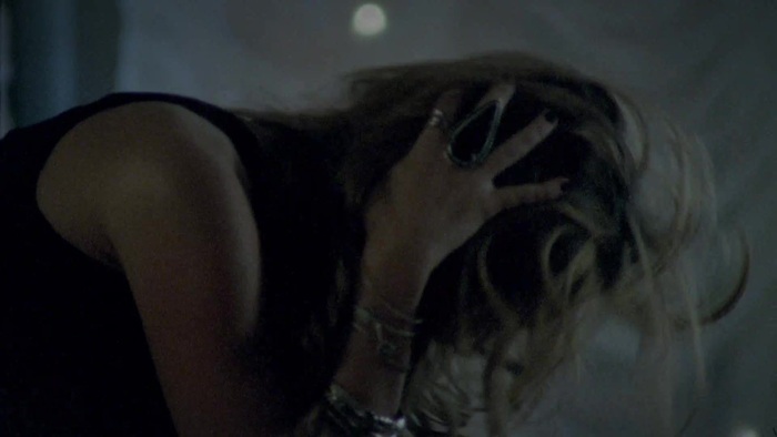 Miley Cyrus - Who Owns My Heart 0374 - 0-0Miley Cyrus - Who Owns My Heart 1