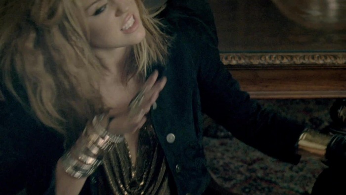 Miley Cyrus - Who Owns My Heart 0582