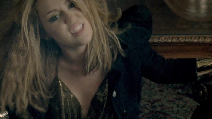 Miley Cyrus - Who Owns My Heart 0583 - 0-0Miley Cyrus - Who Owns My Heart 2