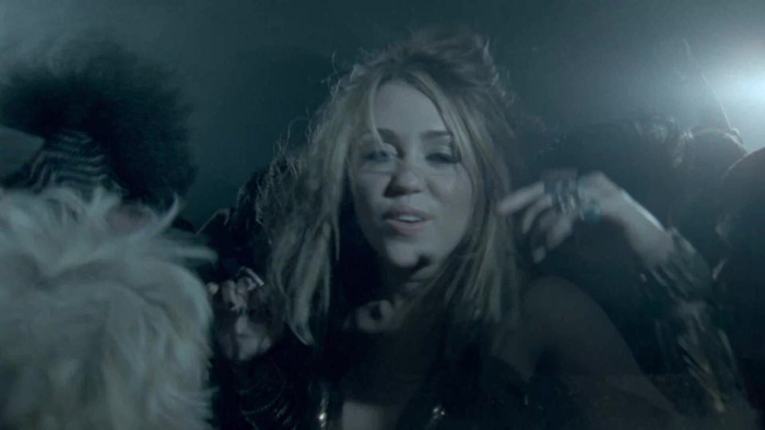 Miley Cyrus - Who Owns My Heart 0654 - 0-0Miley Cyrus - Who Owns My Heart 2