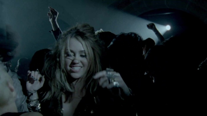 Miley Cyrus - Who Owns My Heart 0658 - 0-0Miley Cyrus - Who Owns My Heart 2