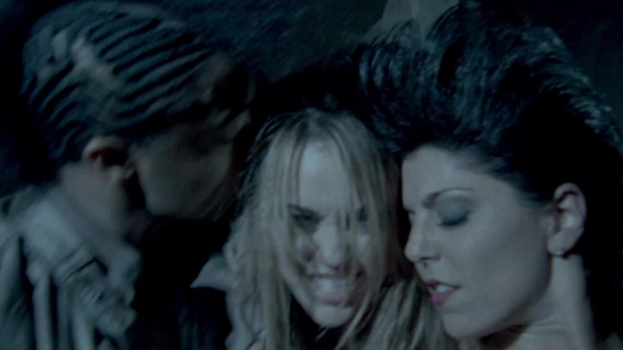 Miley Cyrus - Who Owns My Heart 0687 - 0-0Miley Cyrus - Who Owns My Heart 2
