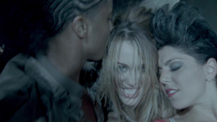 Miley Cyrus - Who Owns My Heart 0689 - 0-0Miley Cyrus - Who Owns My Heart 2