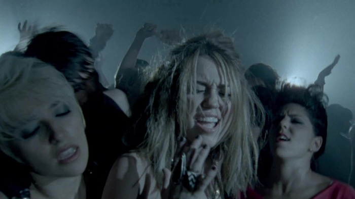 Miley Cyrus - Who Owns My Heart 0737 - 0-0Miley Cyrus - Who Owns My Heart 2