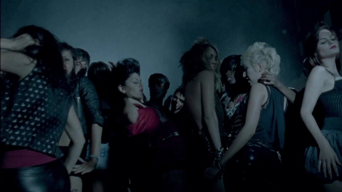 Miley Cyrus - Who Owns My Heart 0977