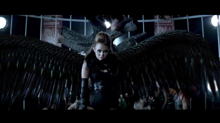 Miley Cyrus - Can&#39;t Be Tamed 182