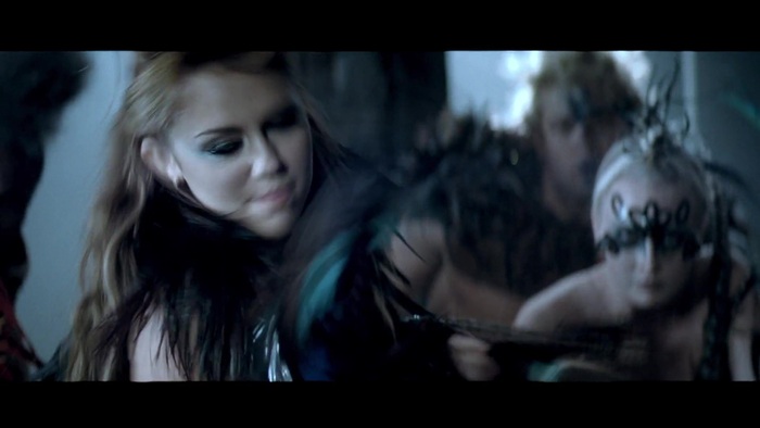 Miley Cyrus - Can&#39;t Be Tamed 274