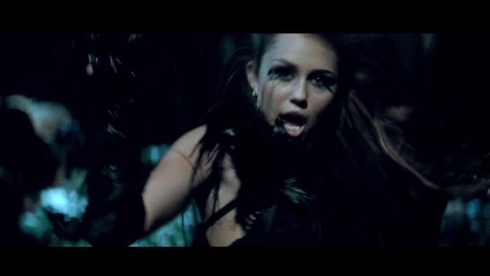 Miley Cyrus - Can&#39;t Be Tamed 321