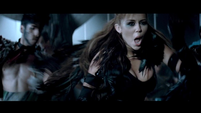 Miley Cyrus - Can&#39;t Be Tamed 325