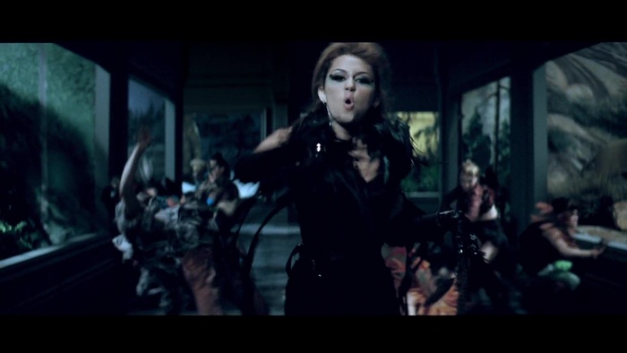 Miley Cyrus - Can&#39;t Be Tamed 385