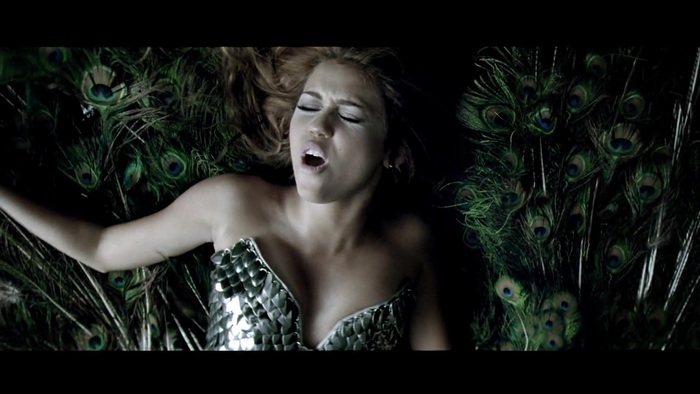 Miley Cyrus - Can&#39;t Be Tamed 405