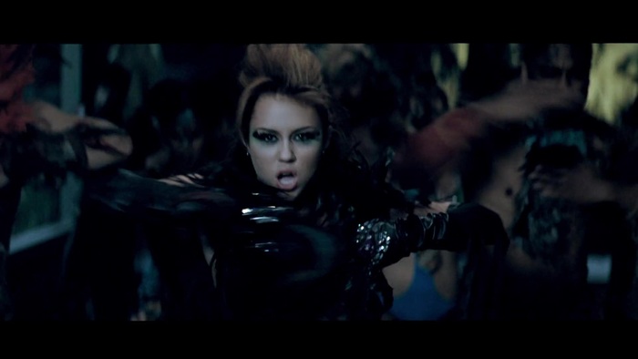 Miley Cyrus - Can&#39;t Be Tamed 406