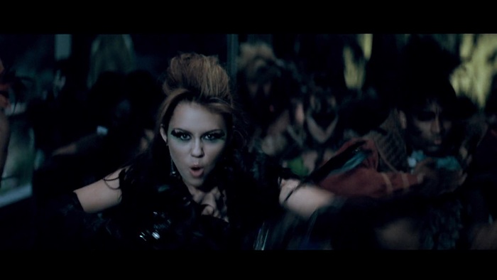 Miley Cyrus - Can&#39;t Be Tamed 408