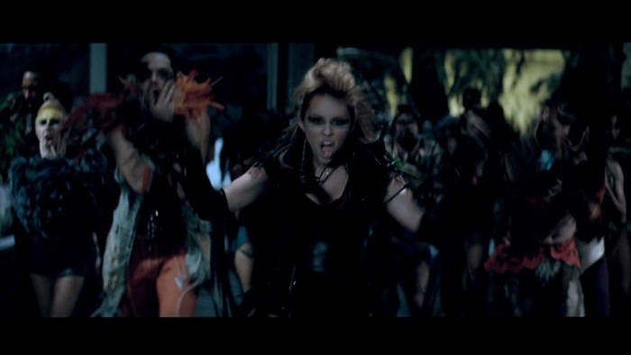 Miley Cyrus - Can&#39;t Be Tamed 417