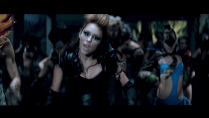 Miley Cyrus - Can&#39;t Be Tamed 423