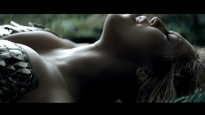 Miley Cyrus - Can&#39;t Be Tamed 438