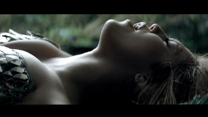 Miley Cyrus - Can&#39;t Be Tamed 439