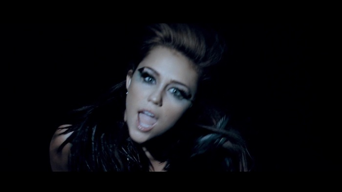 Miley Cyrus - Can&#39;t Be Tamed 441