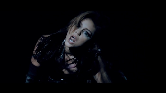 Miley Cyrus - Can&#39;t Be Tamed 448