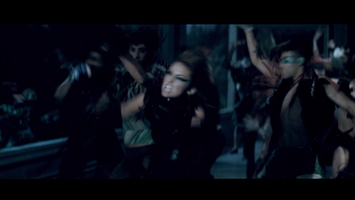 Miley Cyrus - Can&#39;t Be Tamed 491