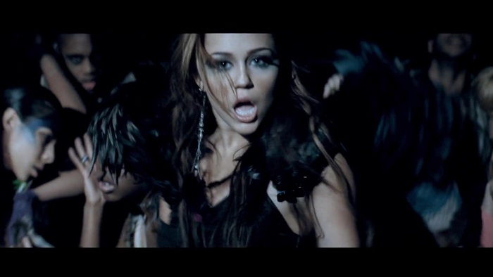 Miley Cyrus - Can&#39;t Be Tamed 620