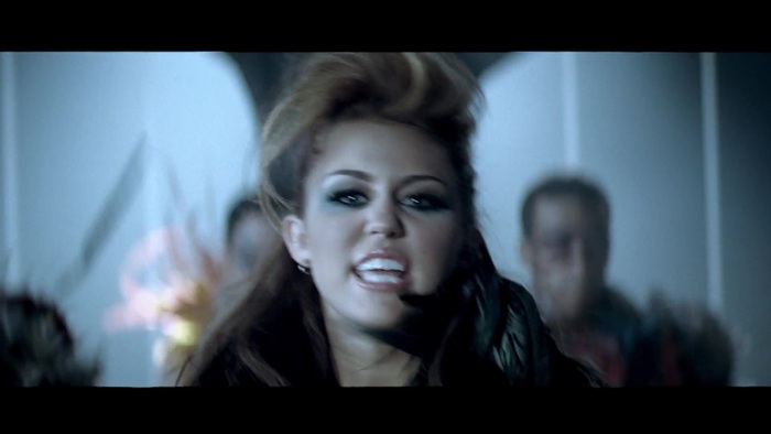 Miley Cyrus - Can&#39;t Be Tamed 633