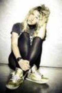 10265161_YYUBUUDJI - Kesha