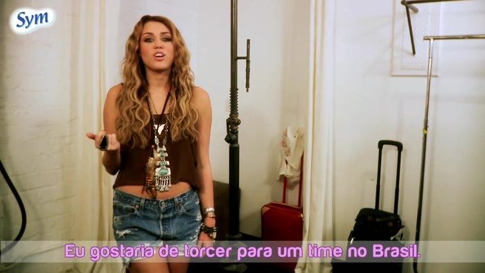 Miley Cyrus - Futebol #EuQueroSYM 056 - 0-0Miley Cyrus - Futebol
