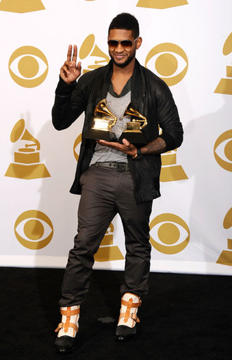 Usher+53rd+Annual+GRAMMY+Awards+Press+Room+53GL4Hsxusdl - usher