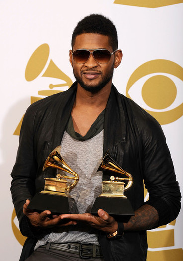 Usher+53rd+Annual+GRAMMY+Awards+Press+Room+HcvOUYwoJIGl - usher