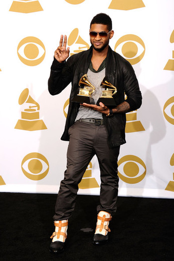 Usher+53rd+Annual+GRAMMY+Awards+Press+Room+-r7YRhRpiSpl - usher