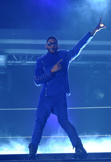 Usher+53rd+Annual+GRAMMY+Awards+Show+D0Uje0asrhzl