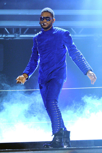 Usher+53rd+Annual+GRAMMY+Awards+Show+uRsbe1cB-b_l