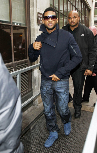 Usher+Usher+at+BBC+Radio+One+AkuAaIL9vS1l