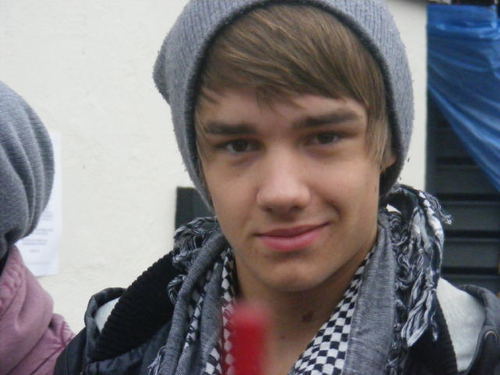 Goregous-Liam-Wrapped-Up-x-liam-payne-16930375-500-375 - One Direction