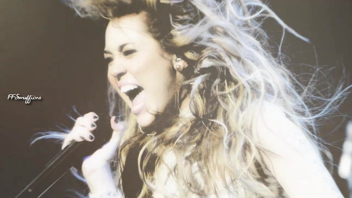 Miley Cyrus {♥} I Am Beautiful 143
