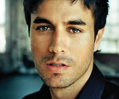 DQRZWPOHMOZSUWFJXDB - Enrique Iglesias