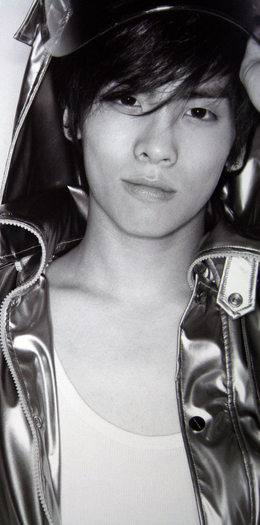 jonghyun-shinee-2775490-500-1009 - SHINee