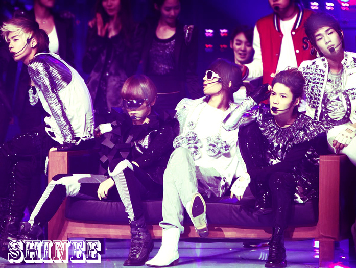 SHINee_Just_Dance_Wallpaper_by_AllDolledUp - SHINee