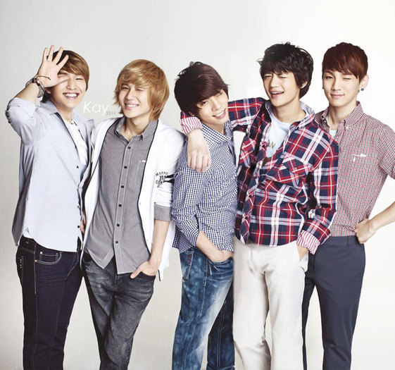SHINee-Maypole-Photoshoot-shinee-19596672-800-749 - SHINee