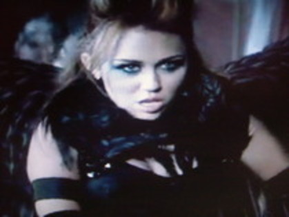 cant be tamed 10 - X_x miley cyrus cant be tamed