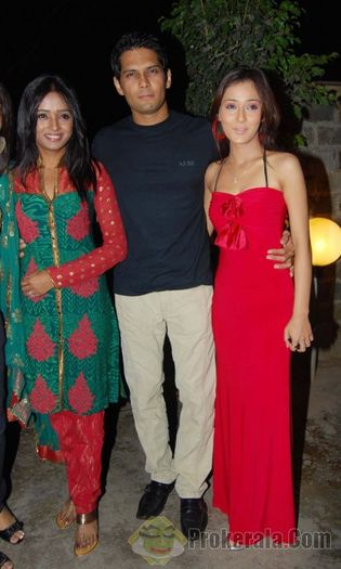 parul-chauhan-amar-upadhyay-and-sara-khan-at-the-9690