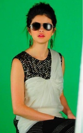 18905785_XUEDQTMXD - Selena Gomez