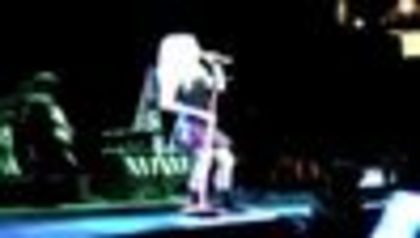 thumb_Avril_Lavigne_-_Hong_Kong_-_060